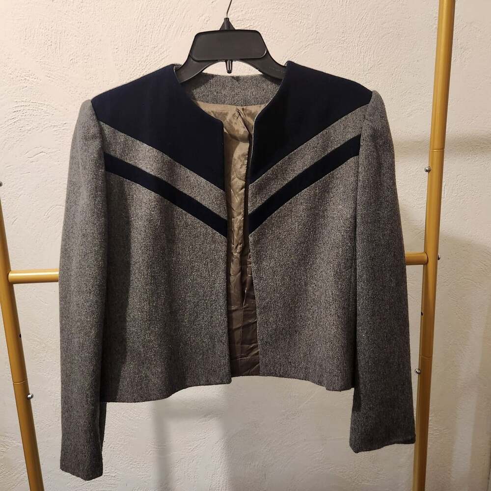 Richard Neal Ltd. Vintage Wool Cropped Jacket Blazer Gray Navy Chevron Trim